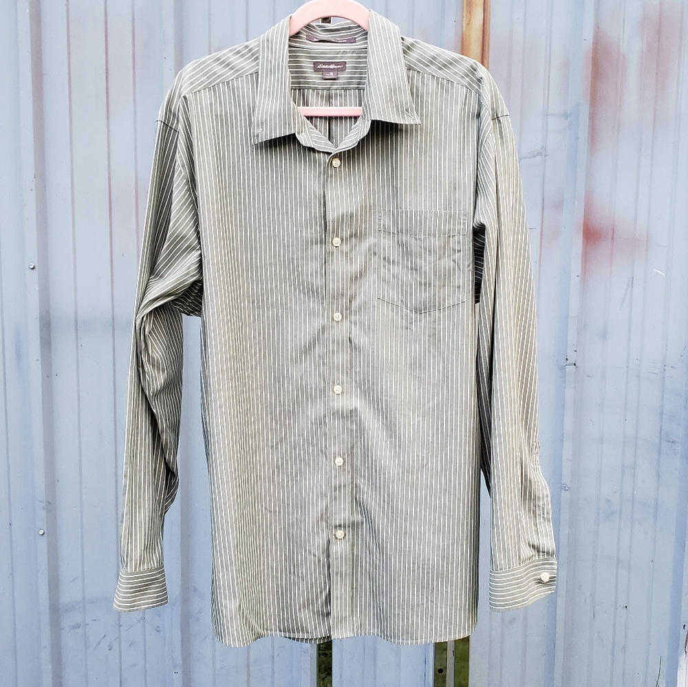 Eddie Bauer Wrinkle Free Relaxed Button Up Shirt